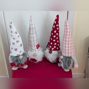 Aldi Valentine Gnomes Set Of 4 20" Tall